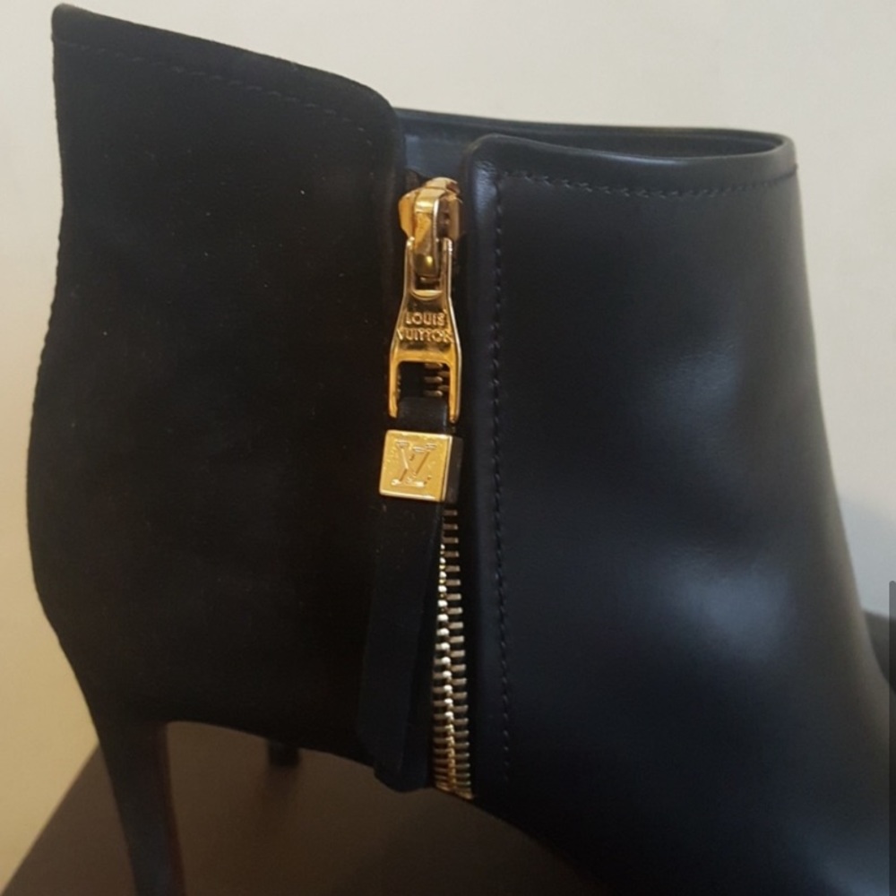 Louis Vuitton Women's Shoes - Picture 7 of 8
